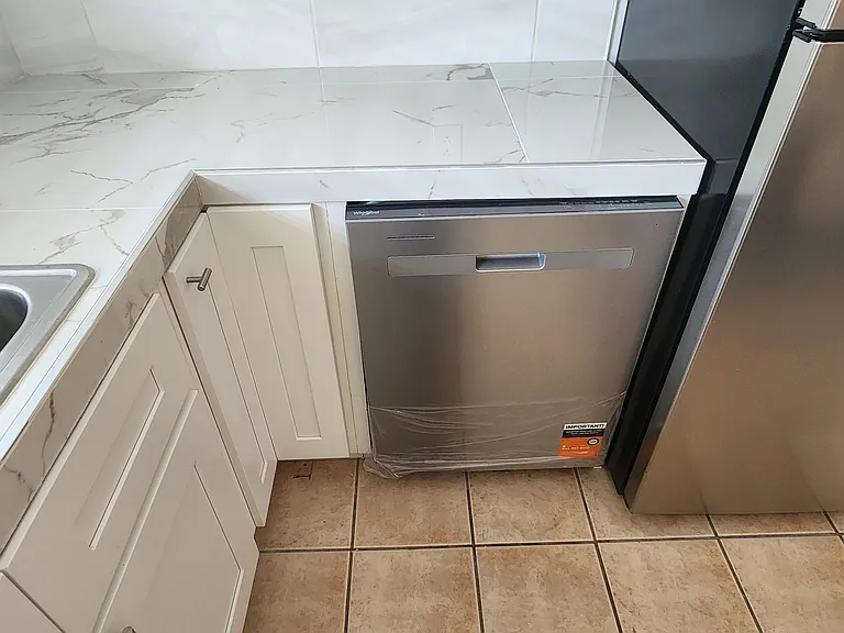 1025 Idaho Ave #9 — Photo 4