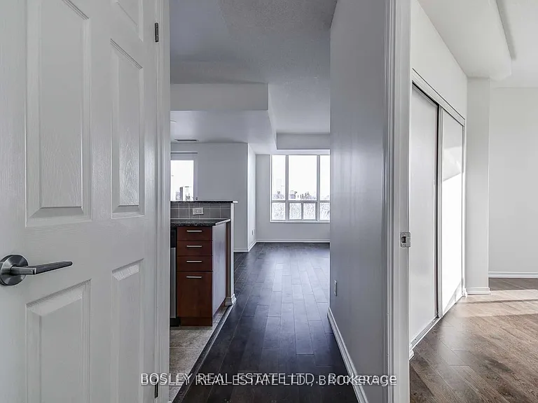 451 Rosewell Ave #512 — Photo 4