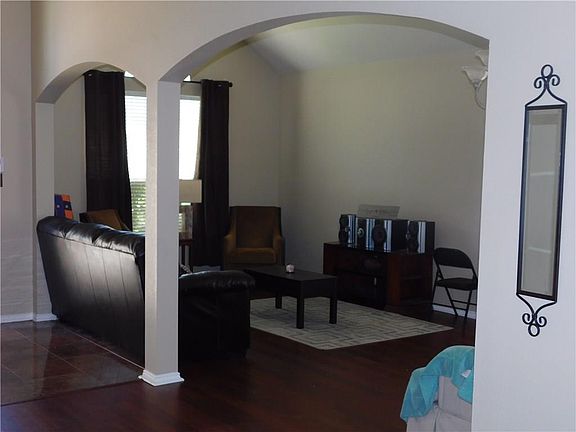 4th image of 541 Stonewall Ct
