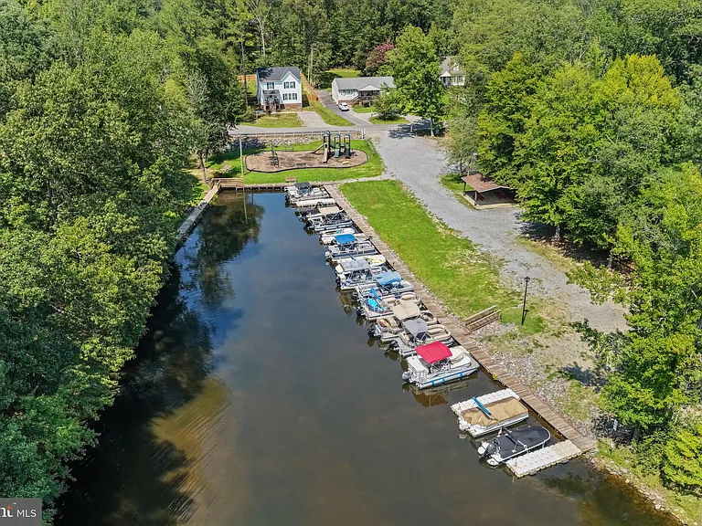 686 Lake Caroline Dr — Photo 46