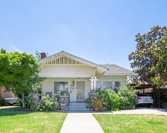 2nd image of 3144 E Montecito Ave