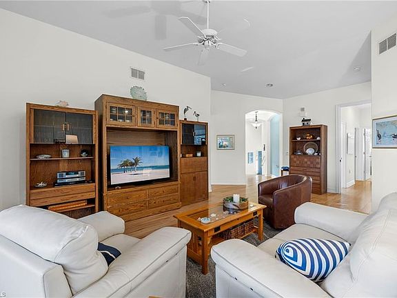 5th image of 20951 Island Sound CIR #201
