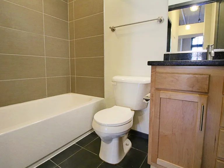 Main 2323 — Photo 23