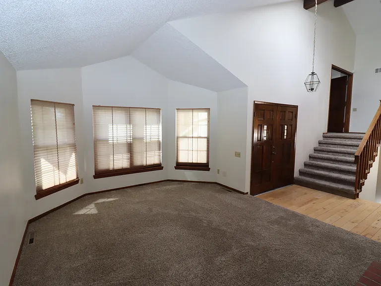 10268 Julian Ct — Photo 7