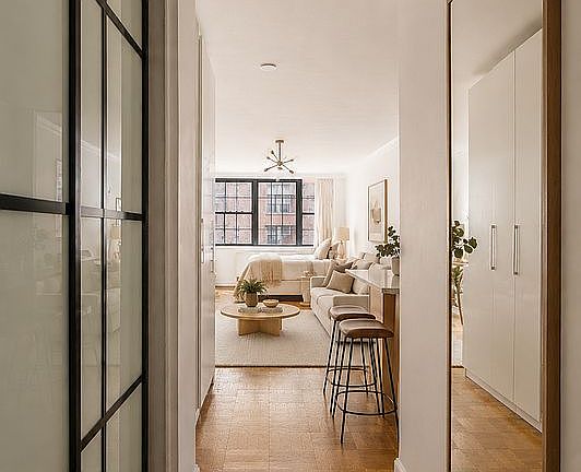 3rd image of 130 E 18th St APT 10M