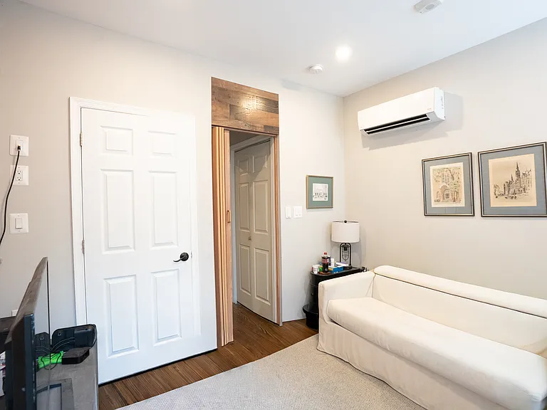 214 Prince George St #B — Photo 8
