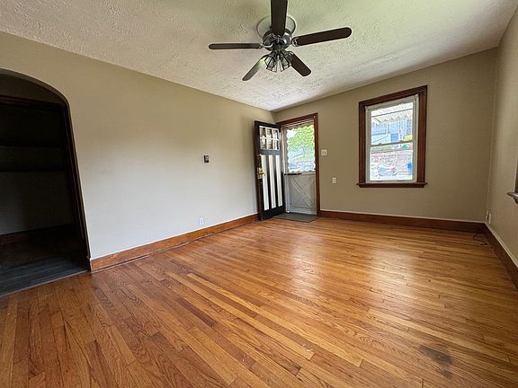2nd image of 415 N Walnut St #1