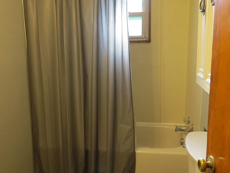8190 Leavitt Rd — Photo 30
