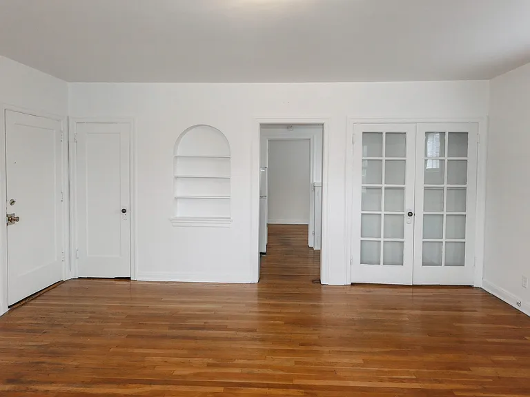 740 E Broadway #S-404 — Photo 3