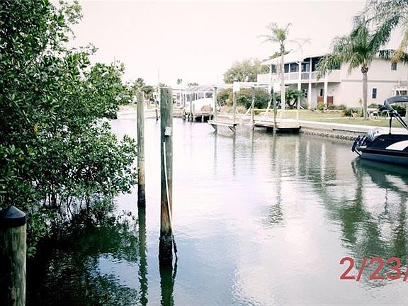 3rd image of 830 Park Rd