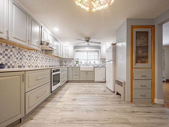 4th image of 12 W Colony Rd