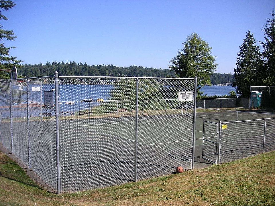 Tennis & Basketball court