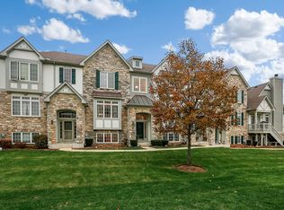 196 Sype Dr, Carol Stream, IL 60188