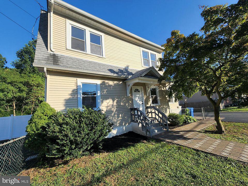 2nd image of 2808 Dixon Ave