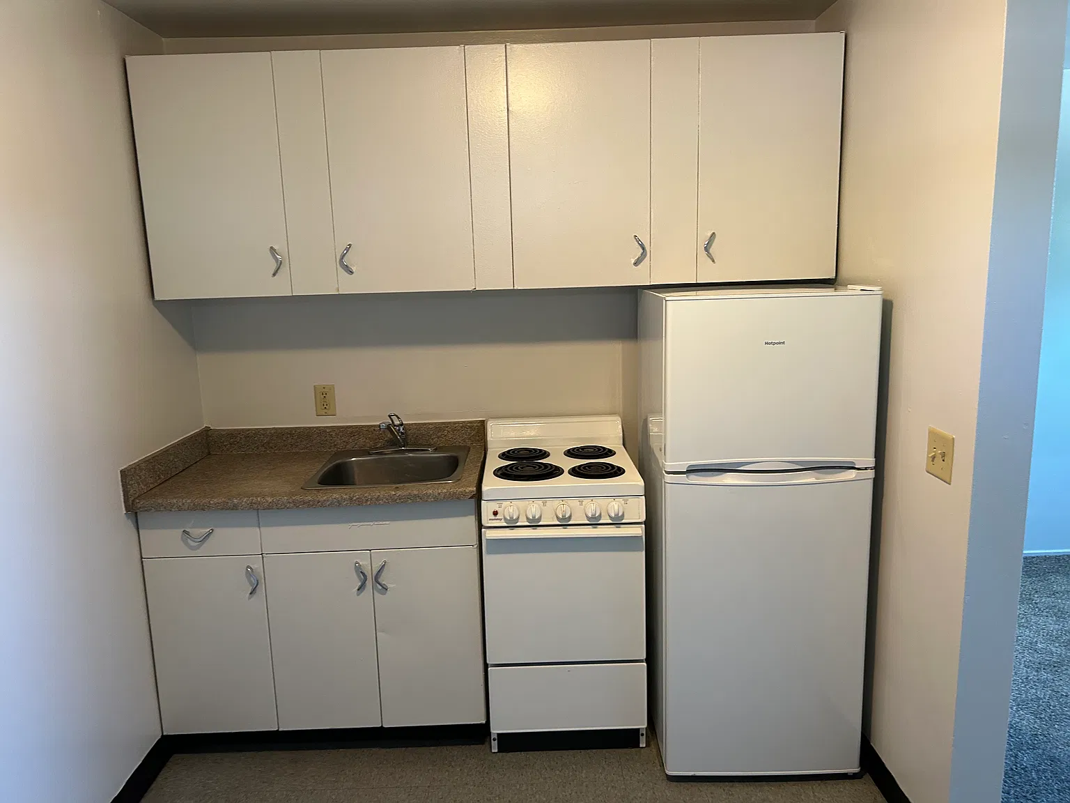 1 bed, 600 sqft, $985 — Photo 2