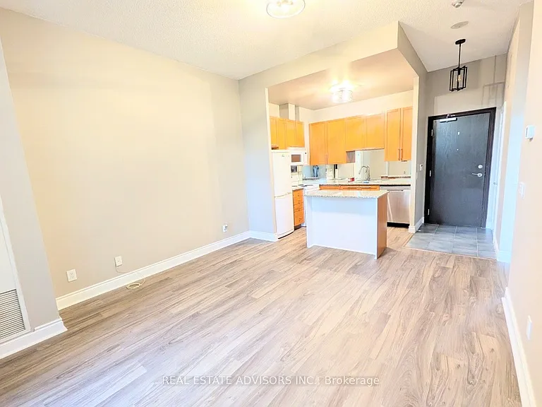 1103 Leslie St #101 — Photo 3