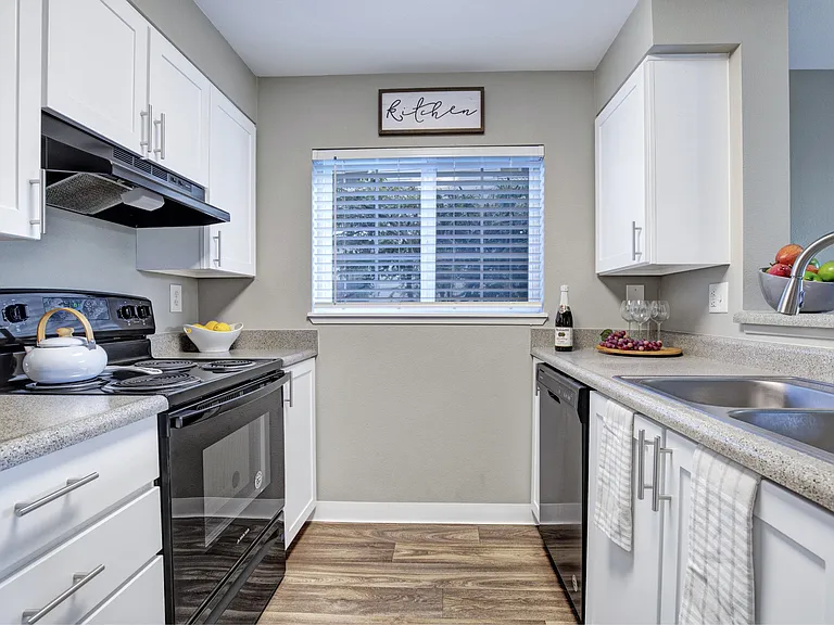Beaumont Grand Apartment Homes — Photo 20