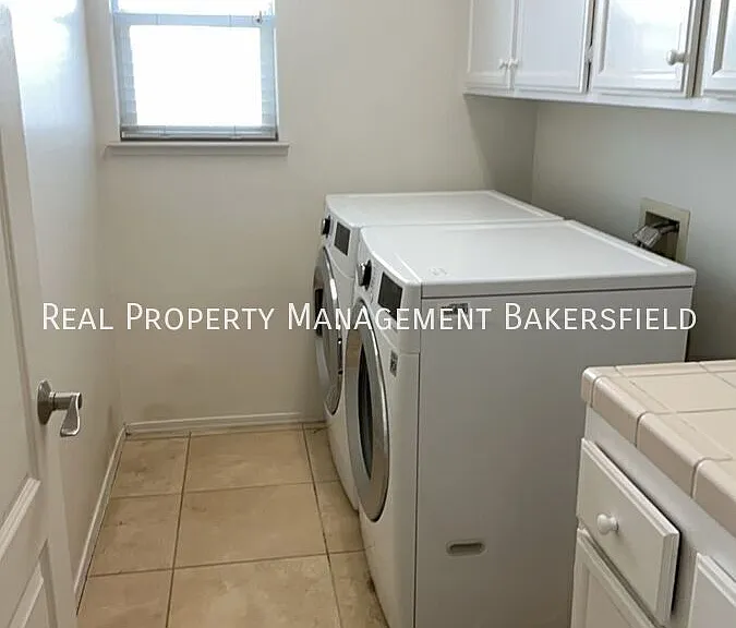520 Windsor Park Dr — Photo 5