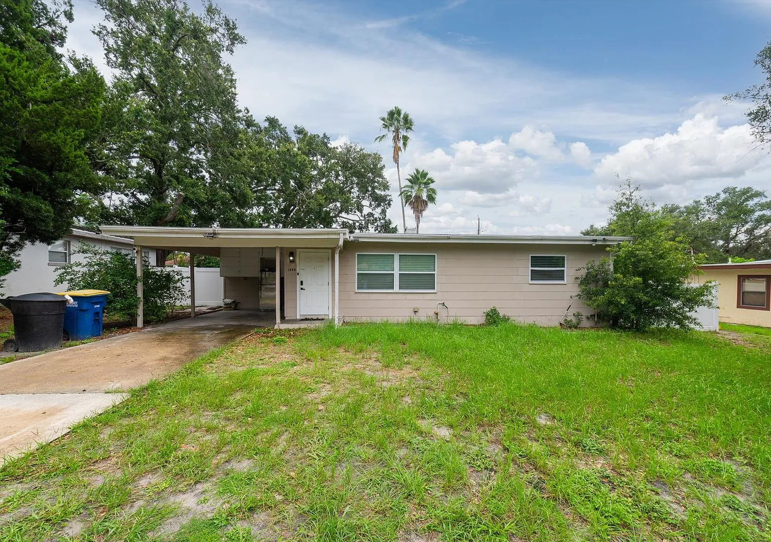 Updated 3-Bedroom in Clearwater. Minutes from Clearwater Beach! — Photo 1