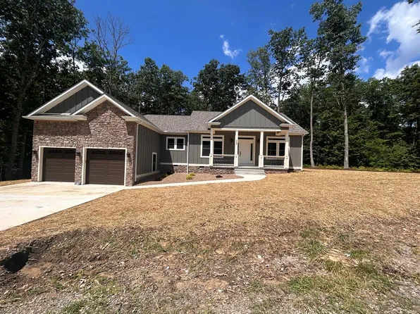 169 Cathedral Ln, Daniels, WV 25832