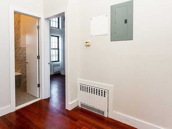 5th image of 276 Boerum St APT 3C
