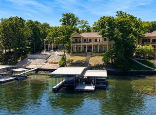 1135 Via Appia Dr, Sunrise Beach, MO 65079