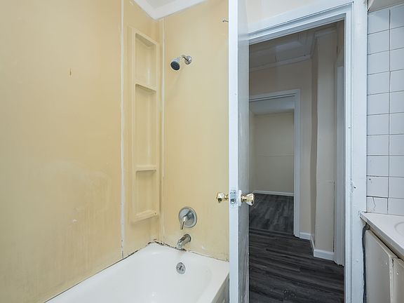 4th image of 5307 Helen Ave