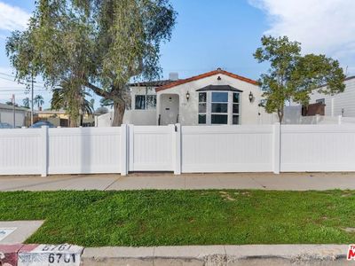 6761 6th Ave, Los Angeles, CA, 90043