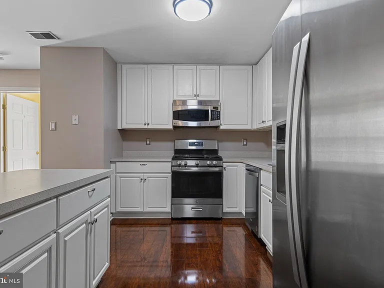 312 Riverbirch Cir #802 — Photo 15