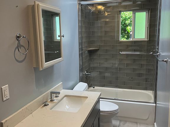 4th image of 1218 Floribunda Ave APT 1