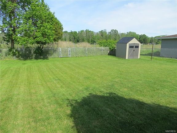 3rd image of 203 Brentwood Dr