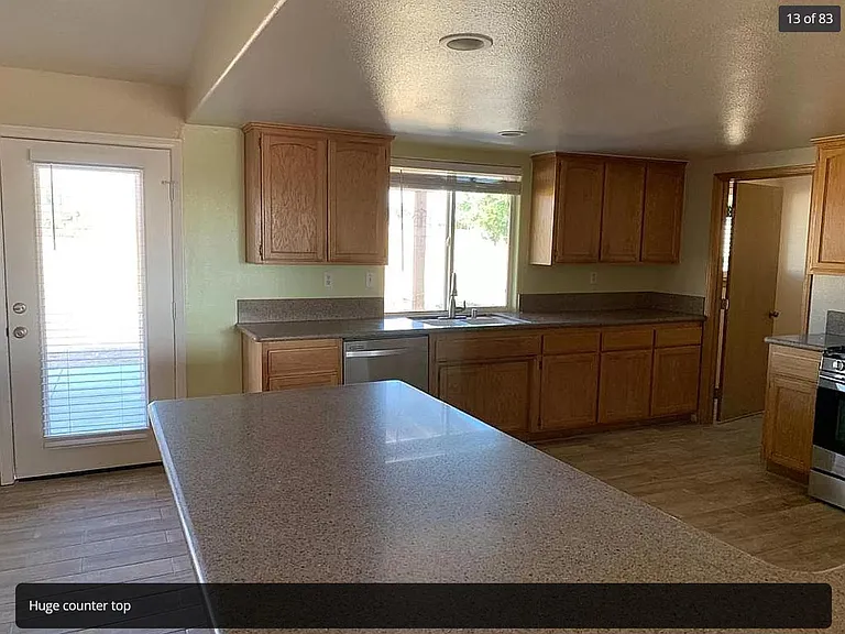 9822 Hawthorne Ave — Photo 15