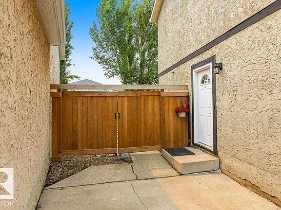 3rd image of 18609 54th Ave NW