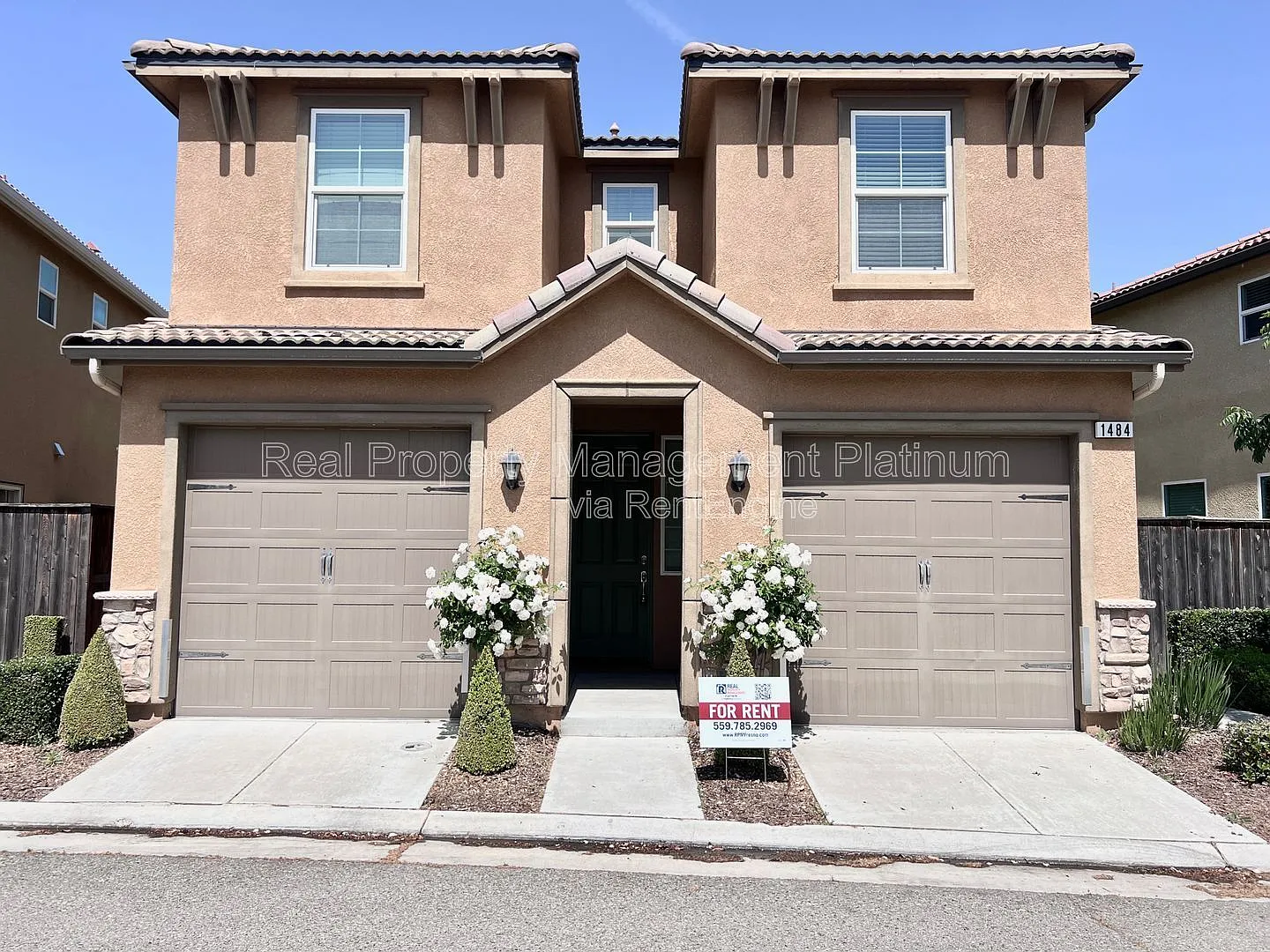 3 bed, 2.5 bath, 1413 sqft, $2,295 — Photo 2