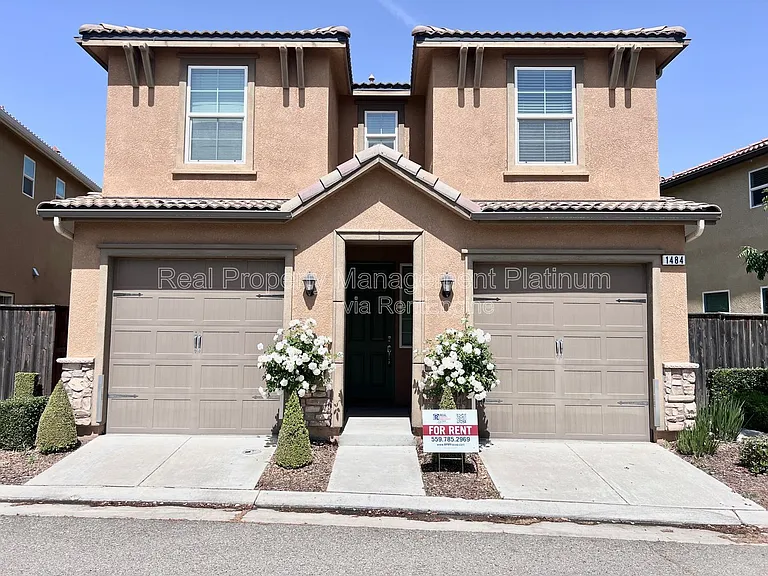 1484 Mosaic Way — Photo 2