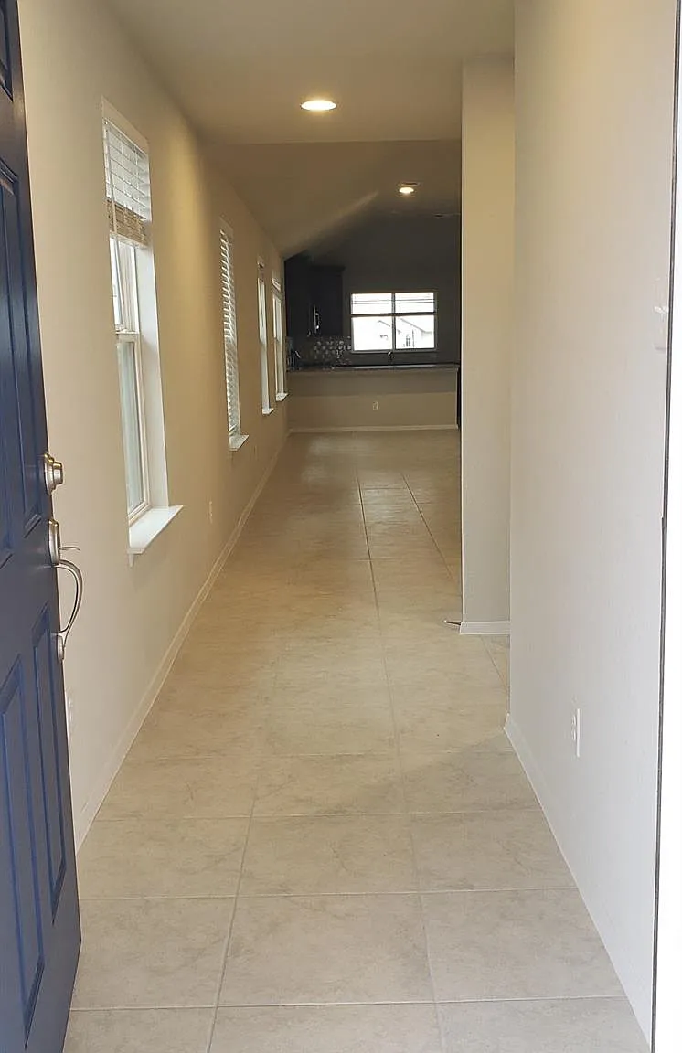 3 bed, 2.0 bath, 1540 sqft, $2,300 — Photo 4