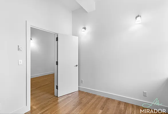 Rented by Mirador Real Estate | media 21