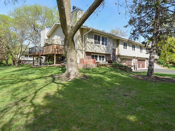 3rd image of 910 94th Ave NE