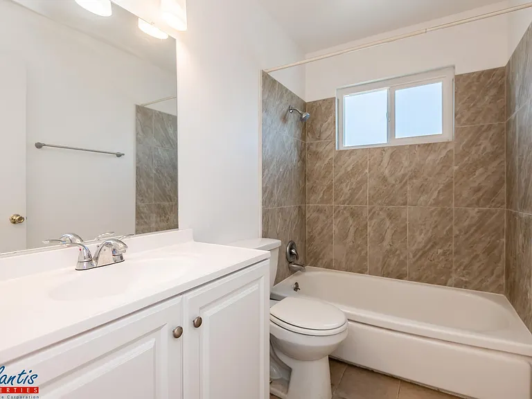1570 Quebec Ct #4 — Photo 4