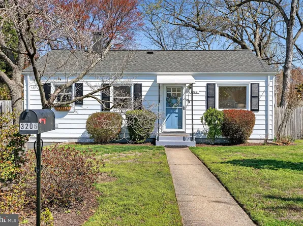 3206 Campbell Dr, Alexandria, VA 22303