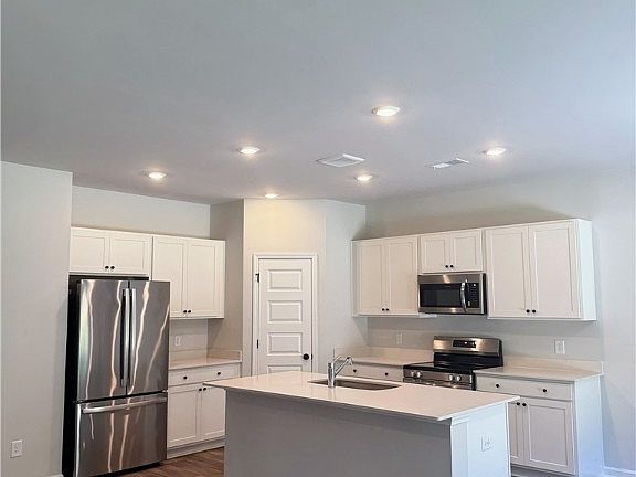 3rd image of 150 Geranium Way