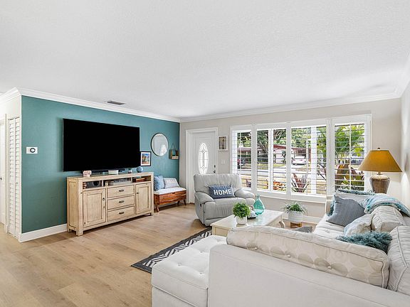 4th image of 1017 Hansen Street
