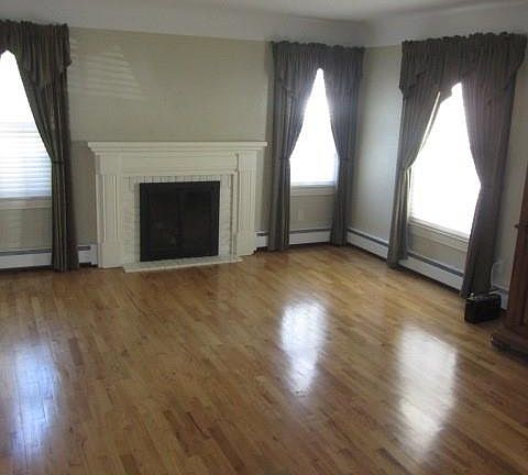 5th image of 196 Bellewood Dr