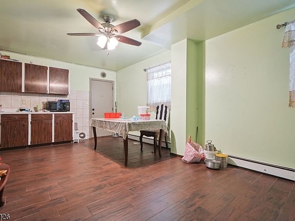2nd image of 109 Dixon Ave