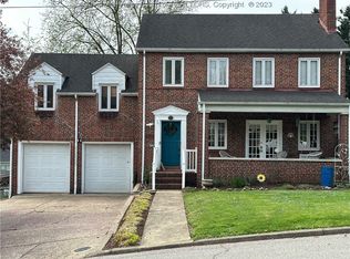 703 Red Oak St, Charleston, WV 25302