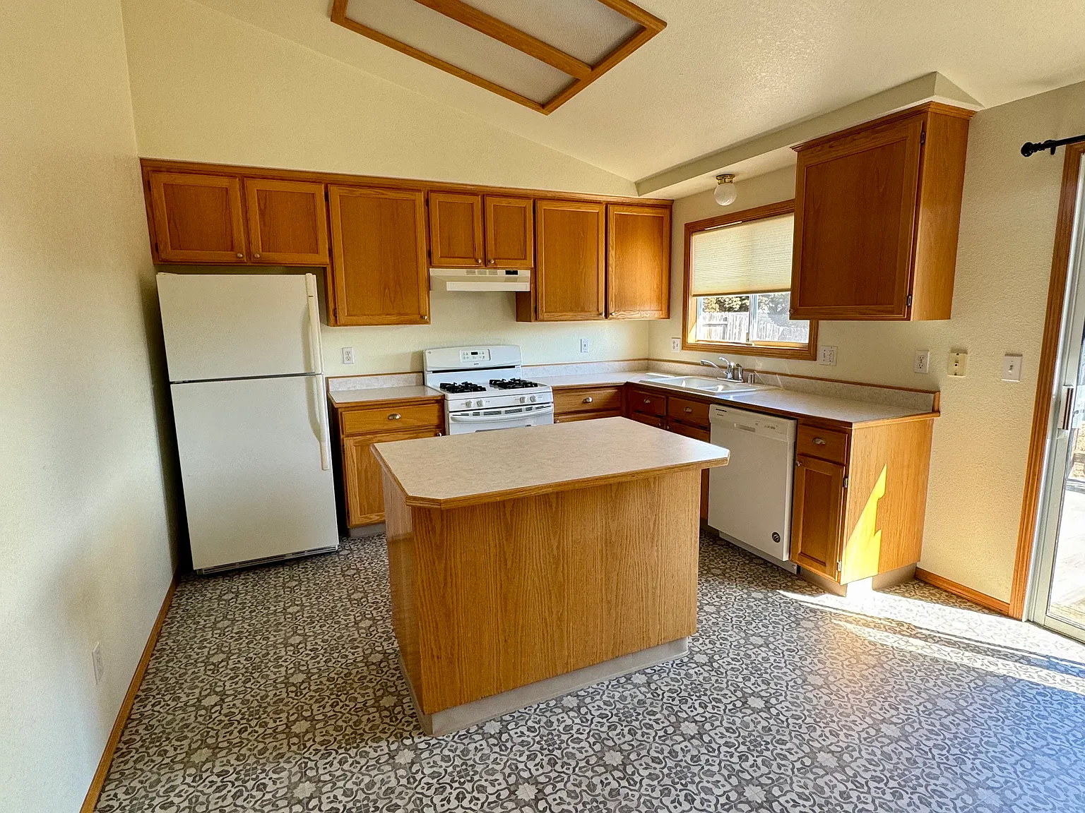 3 bed, $2,650 — Photo 3