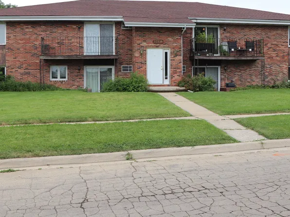 1768 S Hance Dr APT 2, Freeport, IL 61032