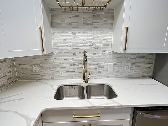 3rd image of 1409 Villa Capri Cir APT 102