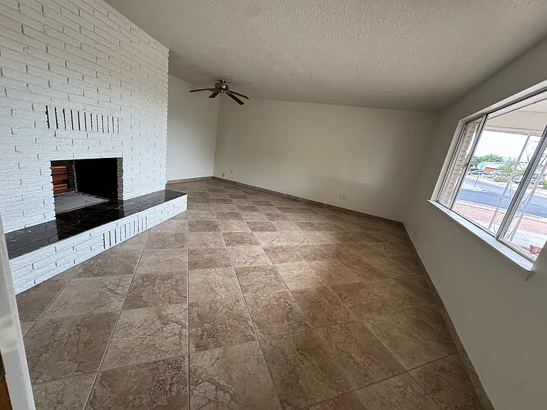 2605 Ridgeway Ct — Photo 10