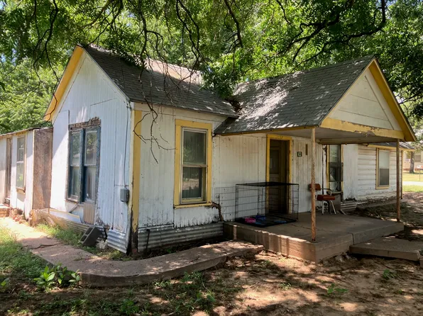 432 N Johnson St, De Leon, TX 76444